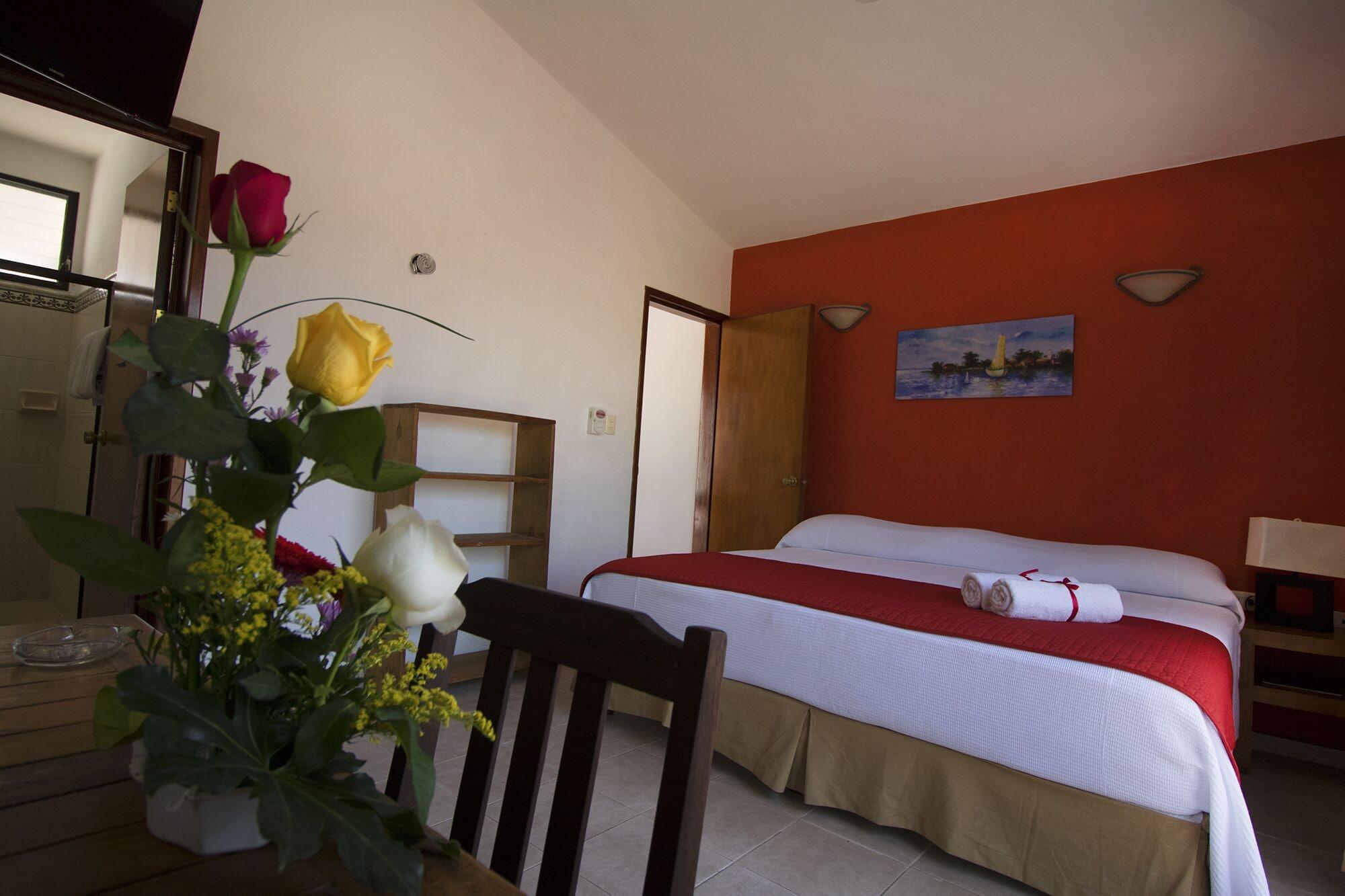 Chac Chi Hotel & Suites Isla Mujeres Exterior photo